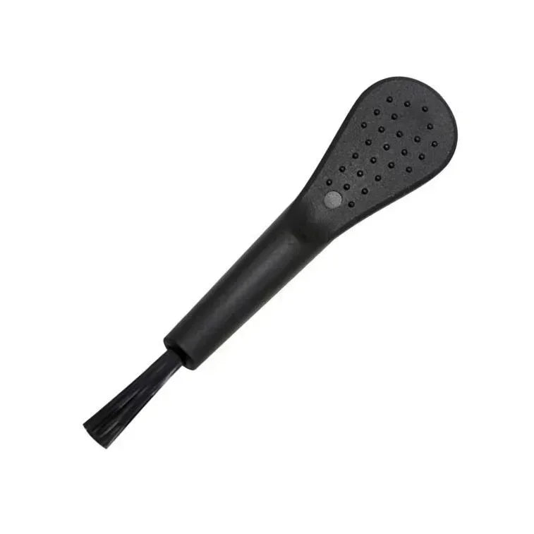 Escova compacta para limpeza de conectores e fones