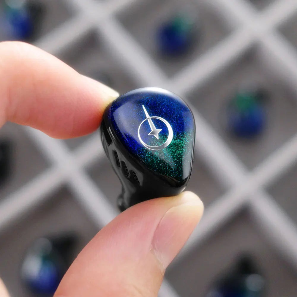 Fone de ouvido intra-auricular QoA x 7th Acoustics Ryusei